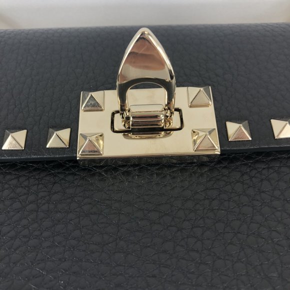 Valentino Garavani Rockstud Shoulder Bag in Black - Picture 10 of 15